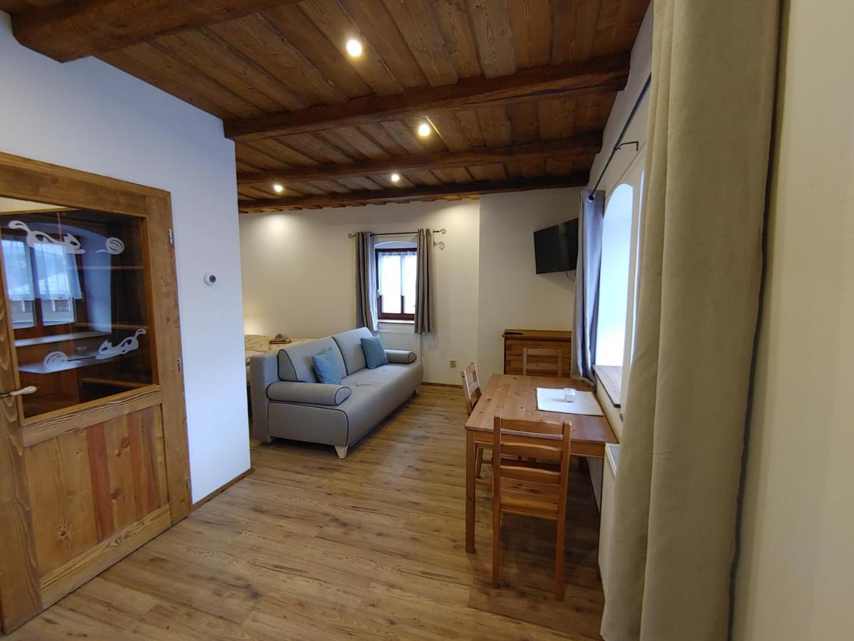 U Mikesu Apartment Vyssi Brod Exterior photo